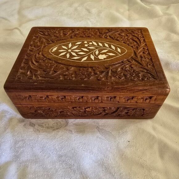 Vintage Handcrafted Wooden Jewelry Box With Intricate Floral Design - Picture 12 of 12